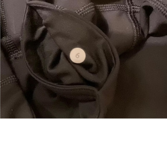 Lululemon Seek The Heat Crop 24" Inseam Black Mesh Side Panel Women's Size 6 - Picture 4 of 9